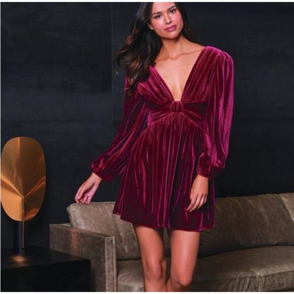 Gianni Bini Mariah Plunge Velvet Sleeve Whimsigoth Romantasy Dress Wine Sz 6 NWT - Picture 1 of 12